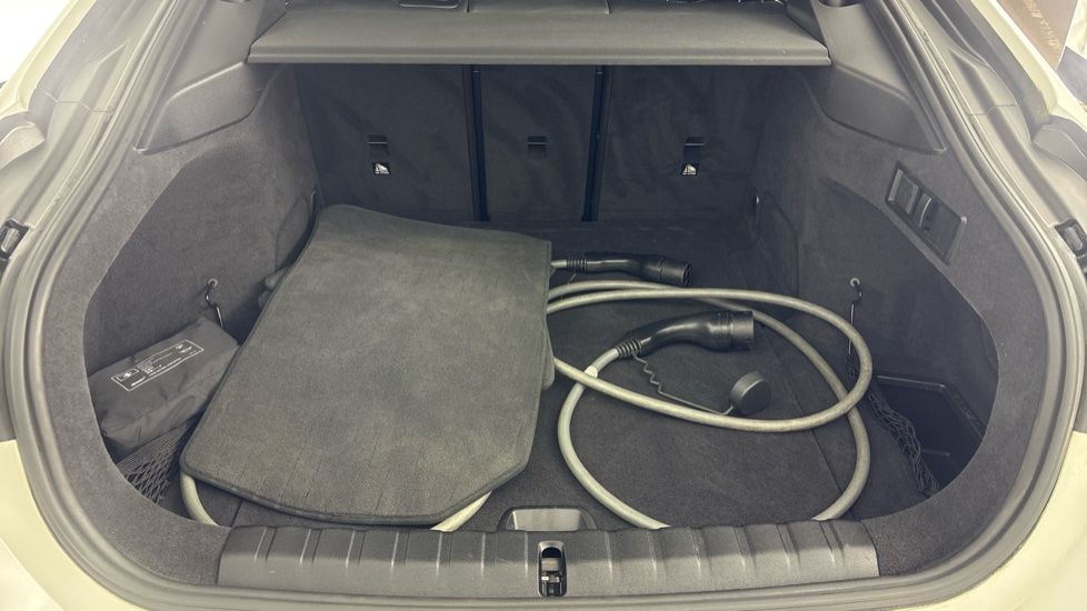 BMW I4 Image 15