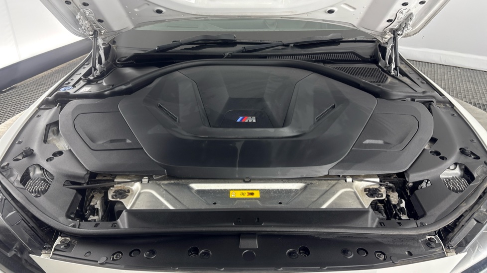 BMW I4 Image 16