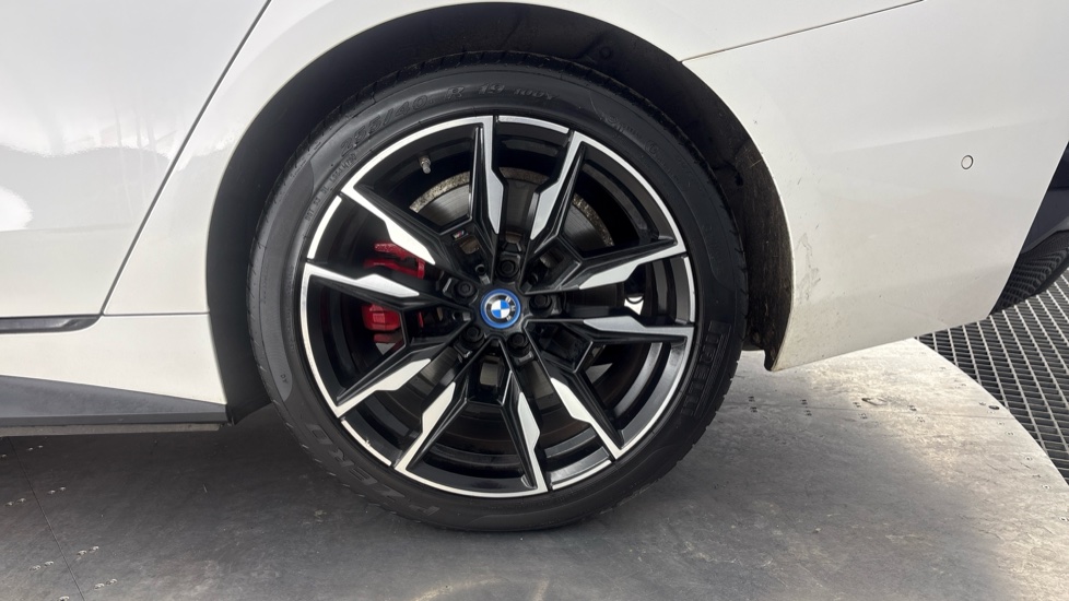 BMW I4 Image 18