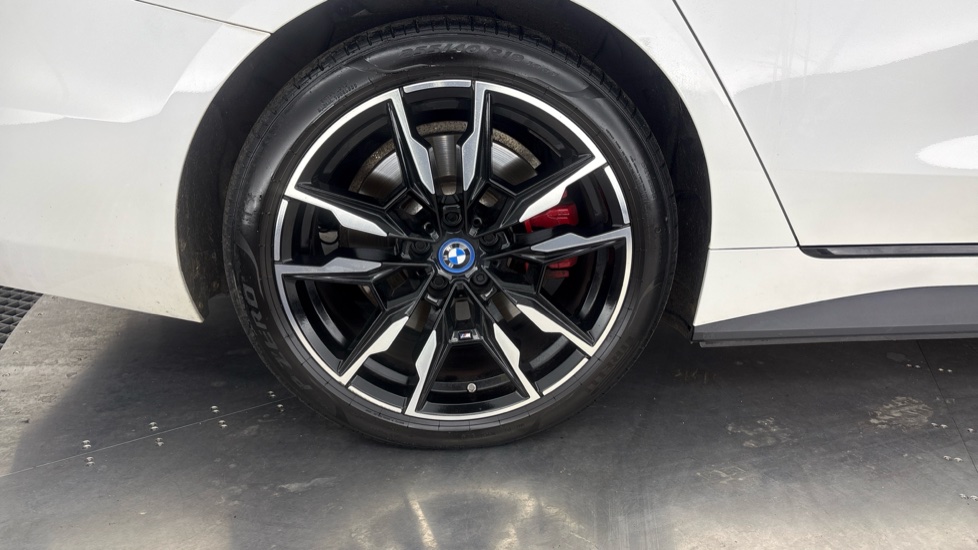 BMW I4 Image 19