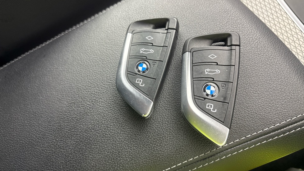 BMW I4 two keys