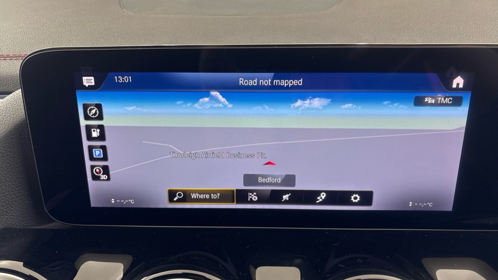 MERCEDES EQA Image 12