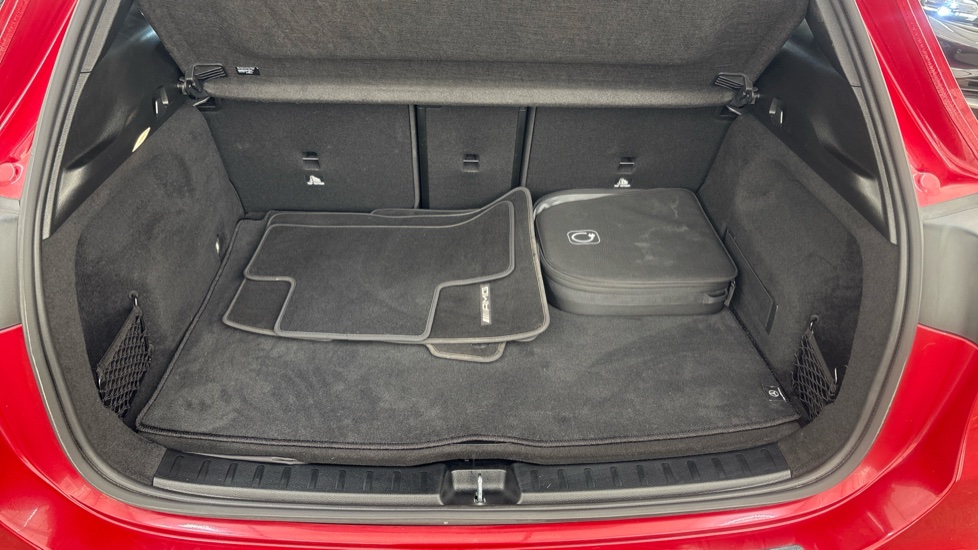 MERCEDES EQA Image 15