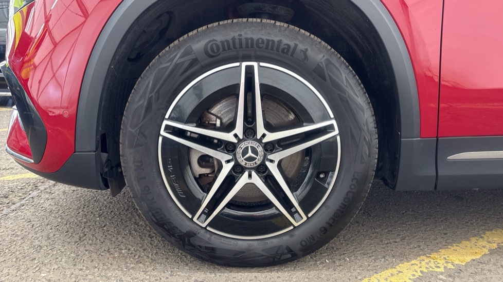 MERCEDES EQA Image 17