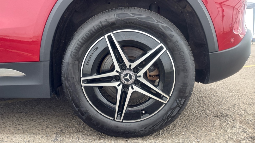 MERCEDES EQA Image 18