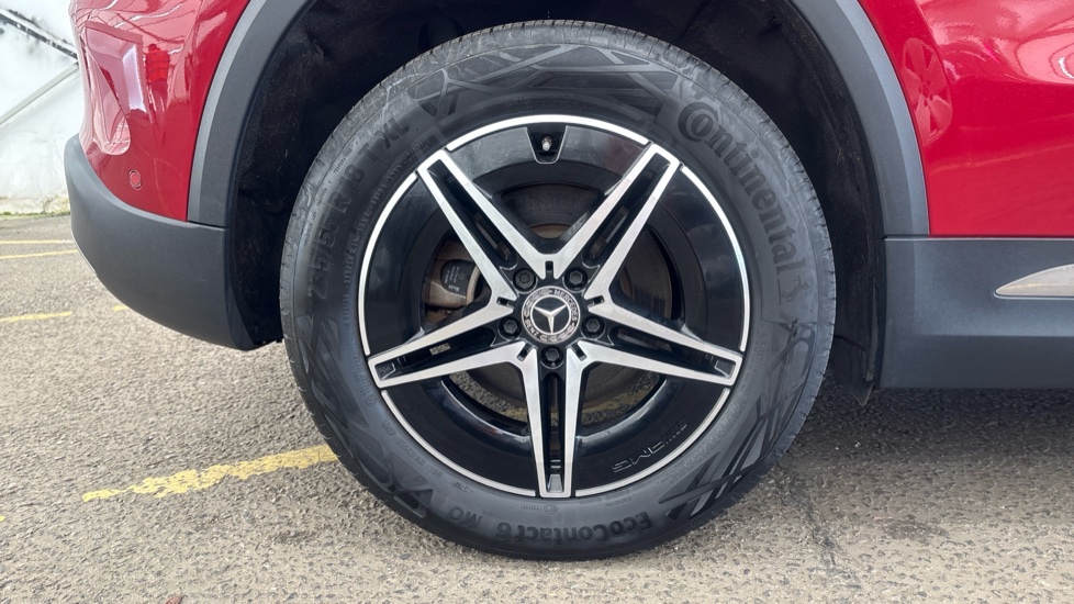 MERCEDES EQA Image 19