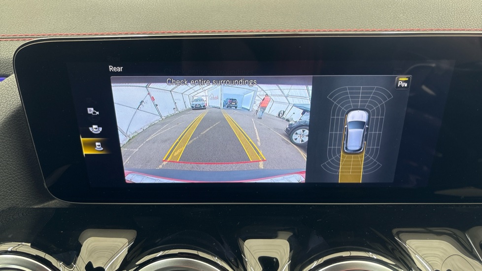 MERCEDES EQA reverse camera