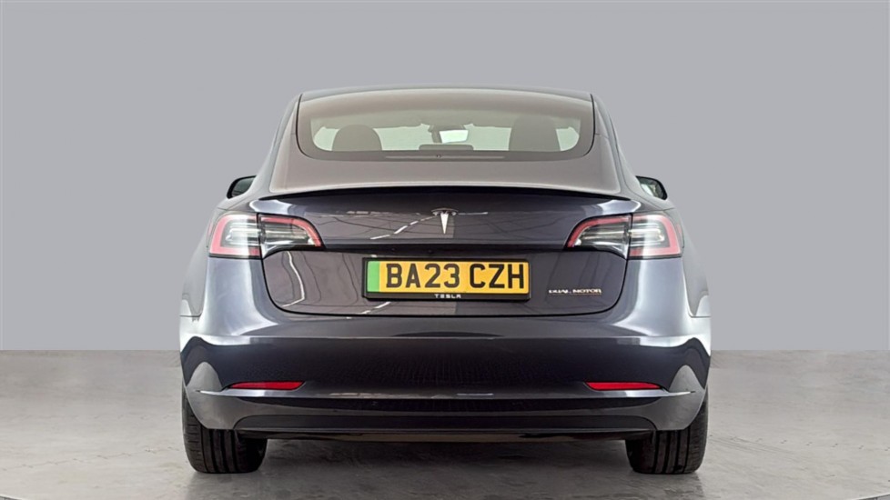 TESLA MODEL 3 Image 4