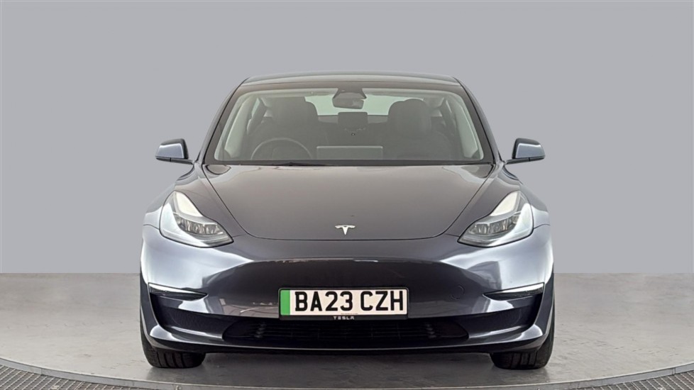 TESLA MODEL 3 Image 8