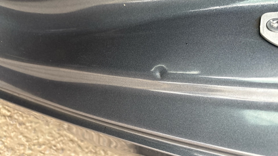 TESLA MODEL 3 Dent and scratches
