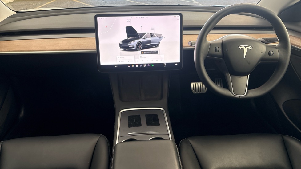 TESLA MODEL 3 Image 11