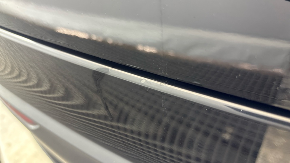 TESLA MODEL Y Chips and scratches