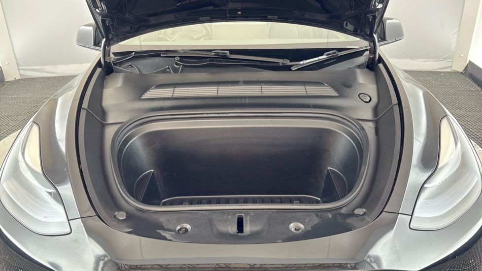 TESLA MODEL Y Image 16