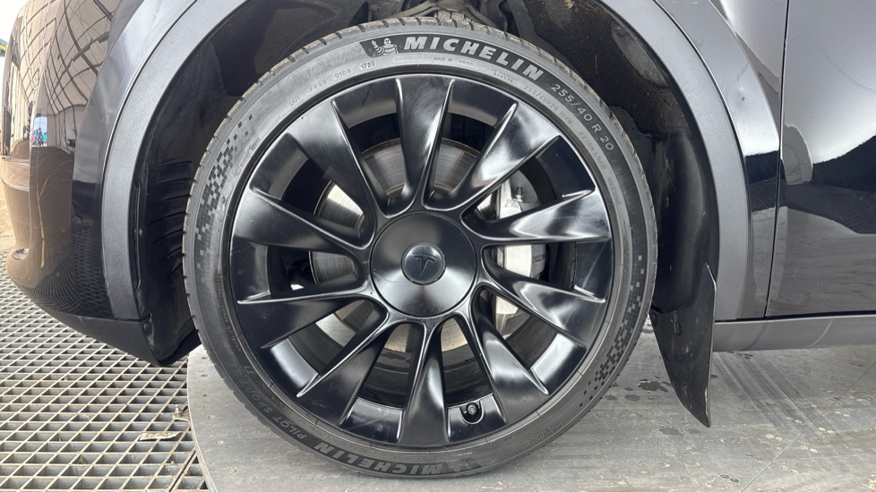 TESLA MODEL Y Image 17