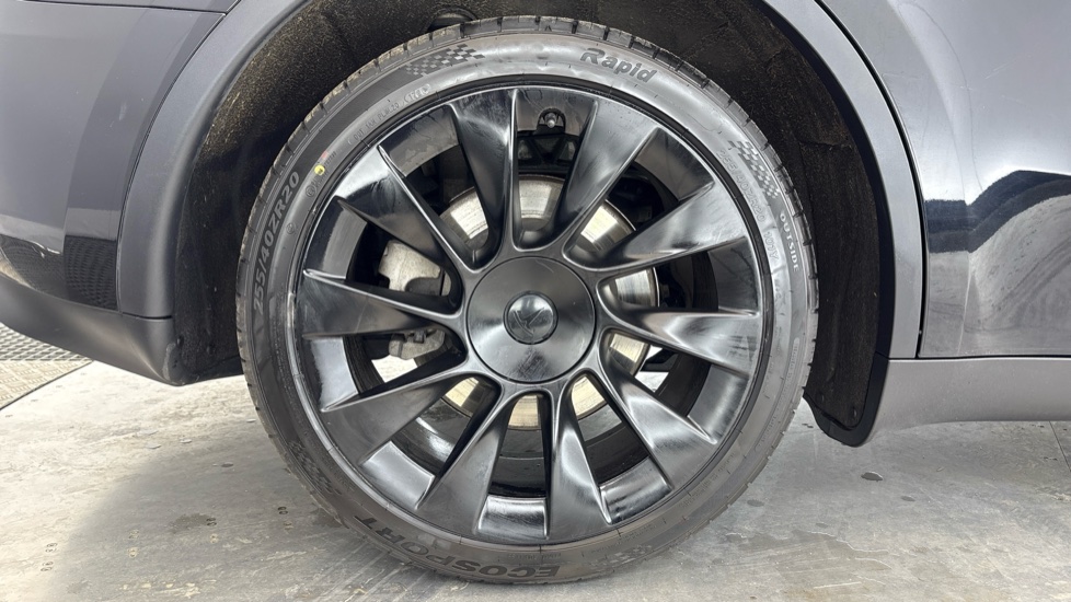 TESLA MODEL Y Image 19