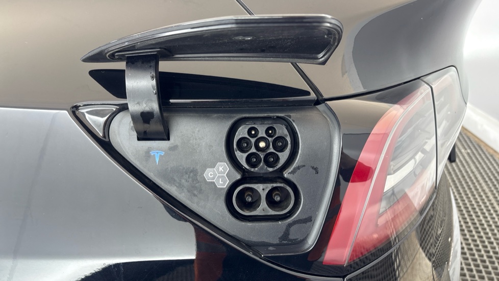 TESLA MODEL Y Image 21