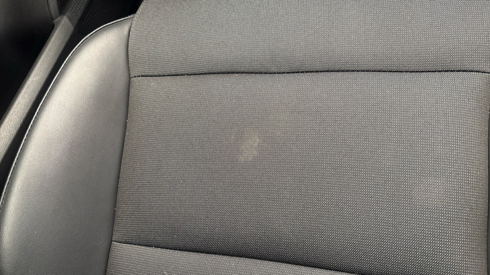 MG MG4 Stain