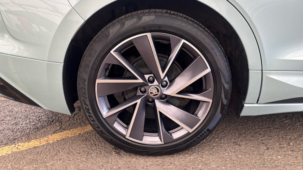 SKODA ENYAQ Image 19
