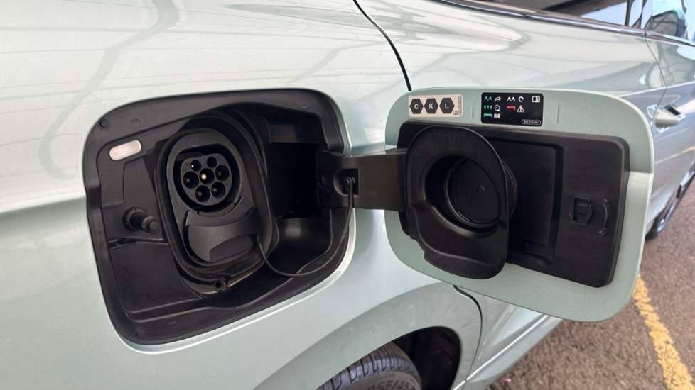 SKODA ENYAQ Image 21