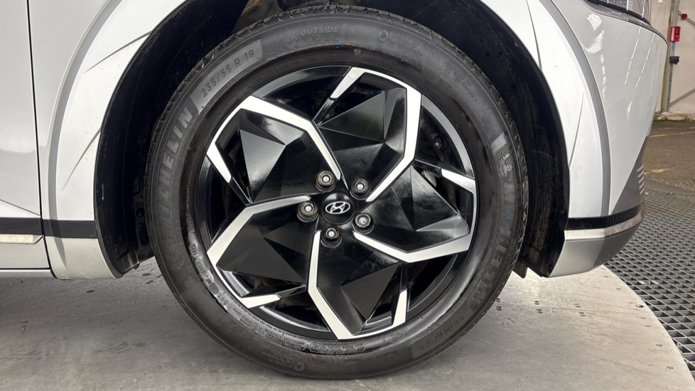 HYUNDAI IONIQ 5 ELECTRIC HATCHBACK 125kW Premium 58 kWh 5dr Auto [Part Leather]