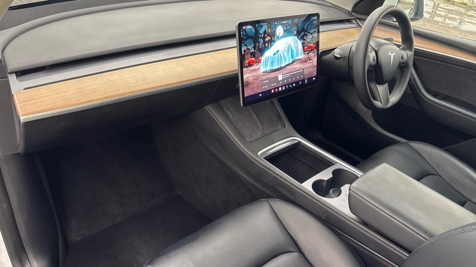TESLA MODEL Y HATCHBACK RWD 5dr Auto