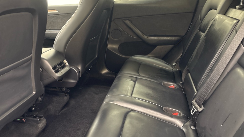 TESLA MODEL Y HATCHBACK RWD 5dr Auto