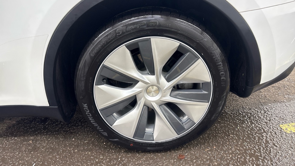 TESLA MODEL Y HATCHBACK RWD 5dr Auto