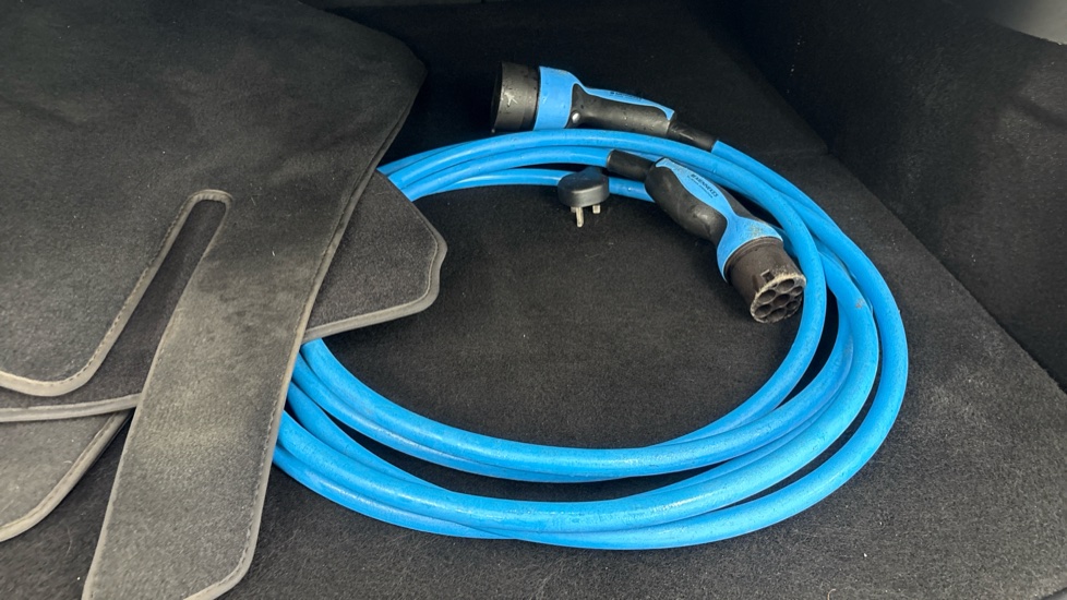 TESLA MODEL Y HATCHBACK RWD 5dr Auto