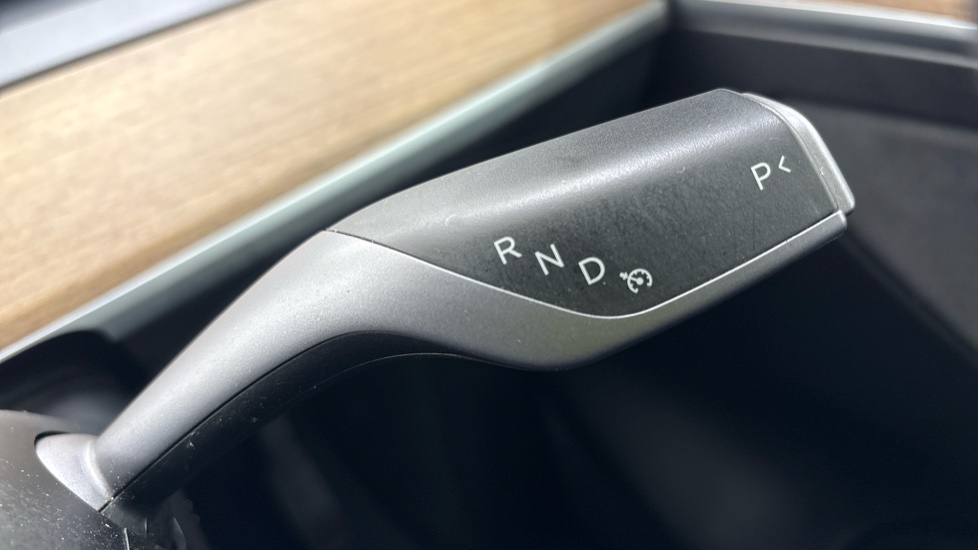 TESLA MODEL Y HATCHBACK RWD 5dr Auto