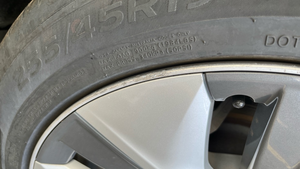 TESLA MODEL Y scuff