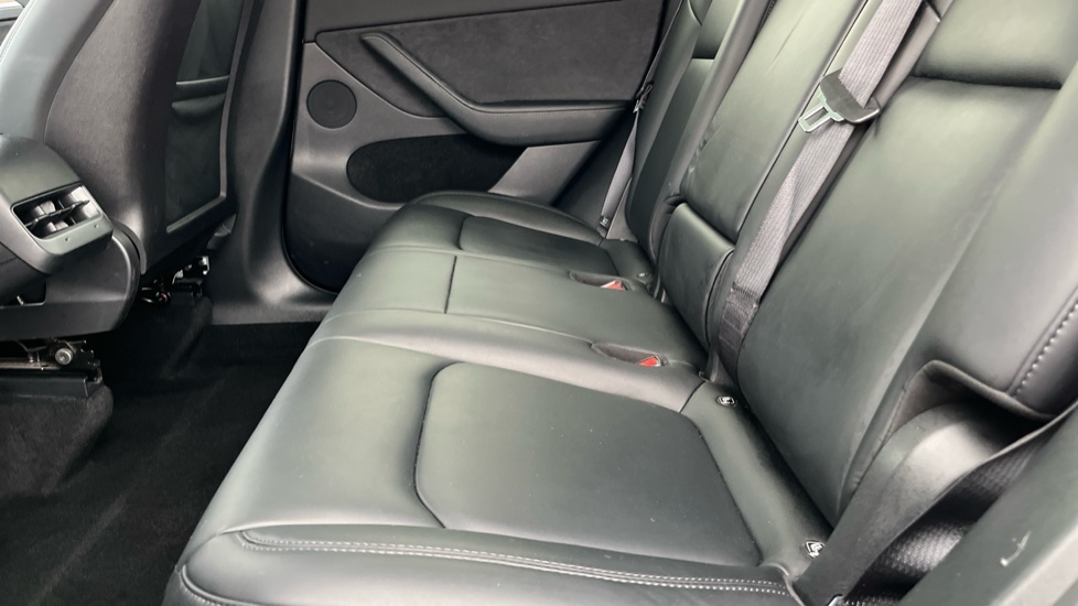 TESLA MODEL Y Image 14