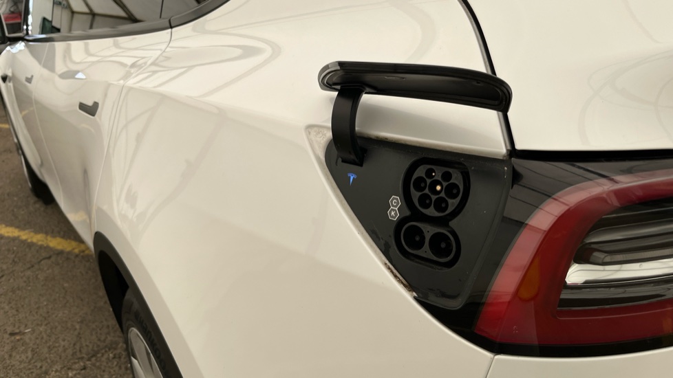 TESLA MODEL Y Image 21