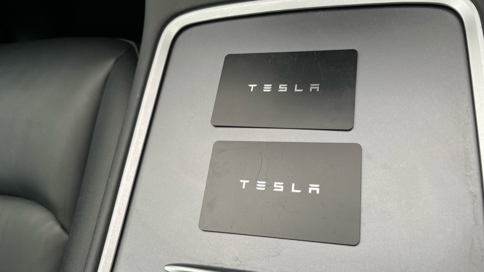 TESLA MODEL Y two keys