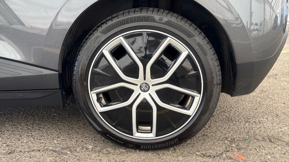 MG MOTOR UK MG4 HATCHBACK 150kW Trophy EV Long Range 64kWh 5dr Auto