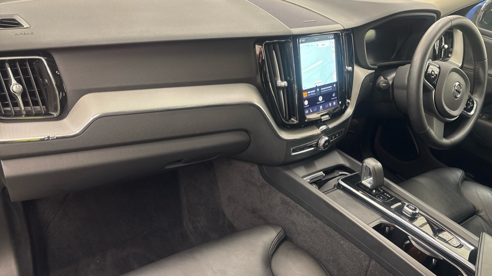 VOLVO XC60 Image 10
