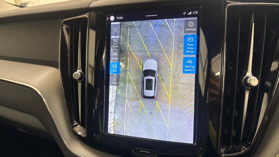 VOLVO XC60 reverse camera