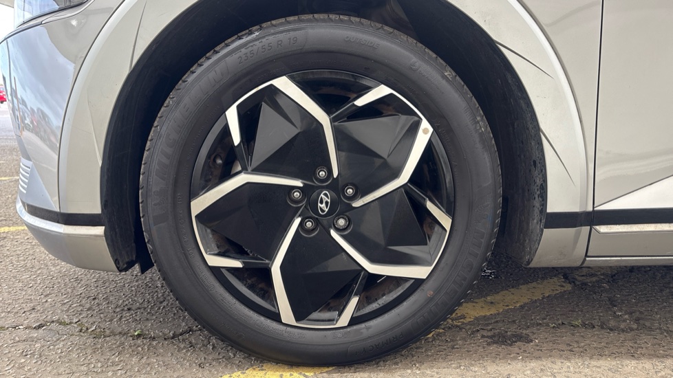 HYUNDAI IONIQ 5 ELECTRIC HATCHBACK 125kW Premium 58 kWh 5dr Auto [Part Leather]