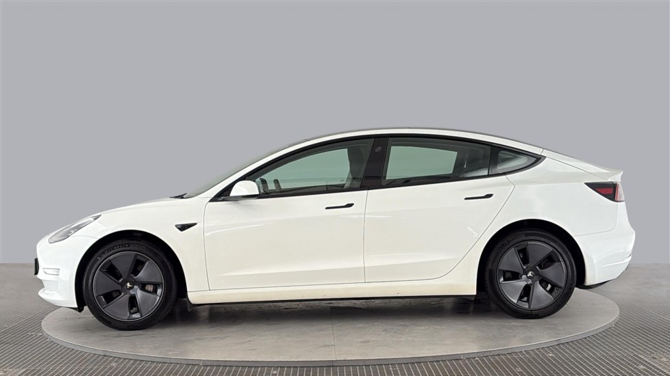 TESLA MODEL 3 Image 2