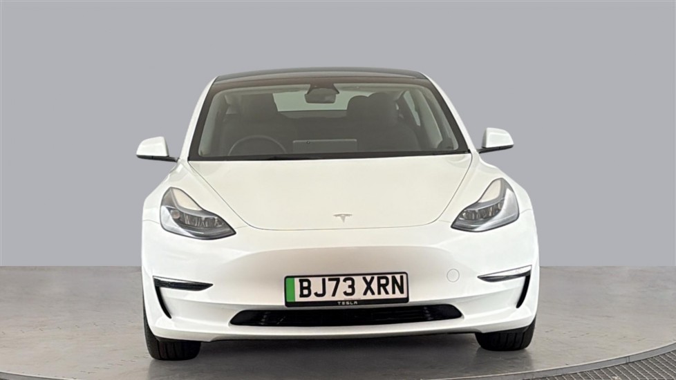 TESLA MODEL 3 Image 8