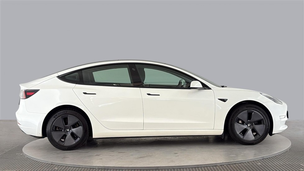 TESLA MODEL 3 Image 6
