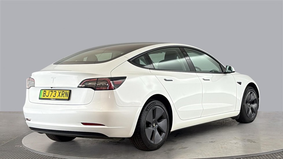 TESLA MODEL 3 Image 5