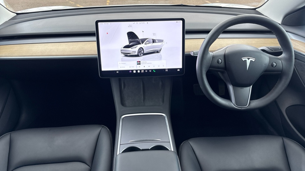 TESLA MODEL 3 Image 11
