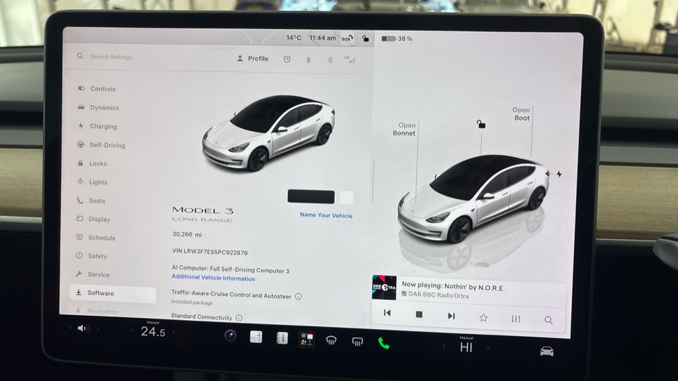 TESLA MODEL 3 Image 13