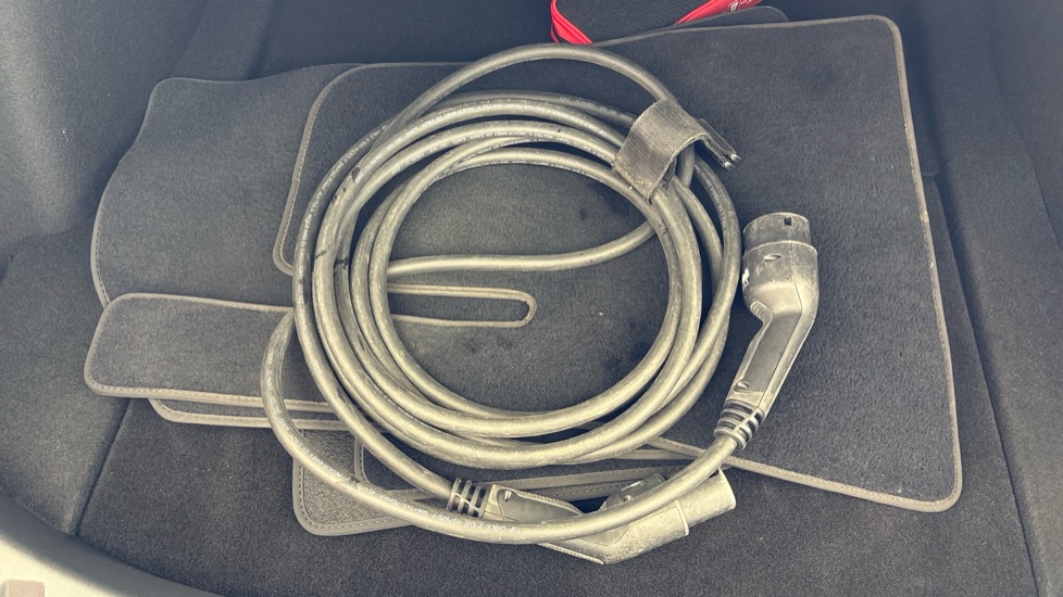 TESLA MODEL 3 Image 22