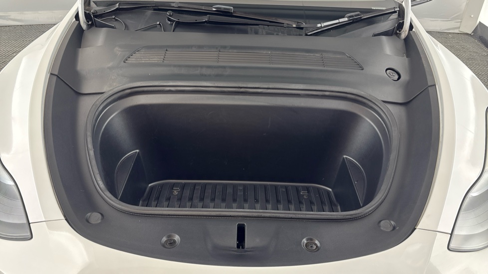 TESLA MODEL Y HATCHBACK Long Range AWD 5dr Auto