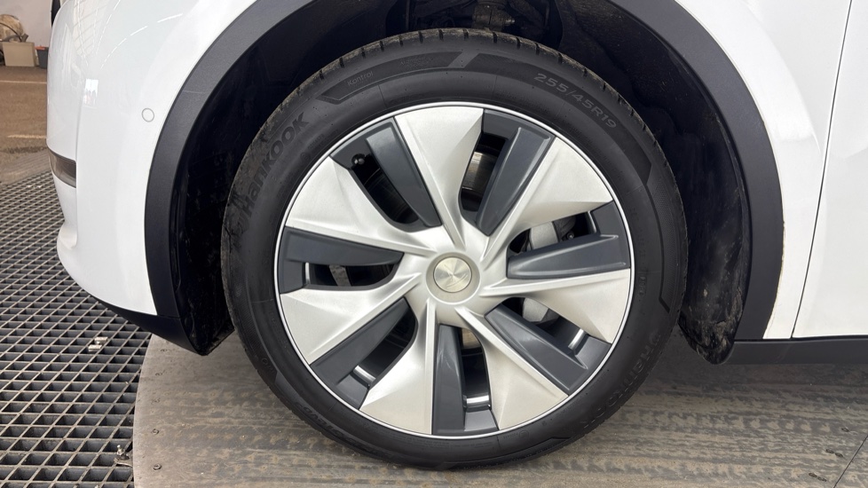 TESLA MODEL Y HATCHBACK Long Range AWD 5dr Auto