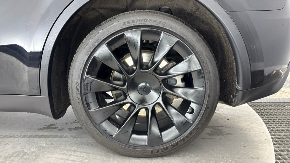 TESLA MODEL Y HATCHBACK Long Range AWD 5dr Auto