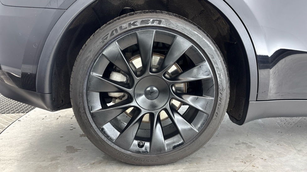 TESLA MODEL Y HATCHBACK Long Range AWD 5dr Auto