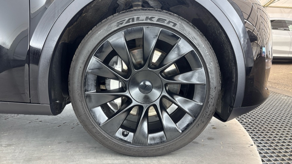 TESLA MODEL Y HATCHBACK Long Range AWD 5dr Auto