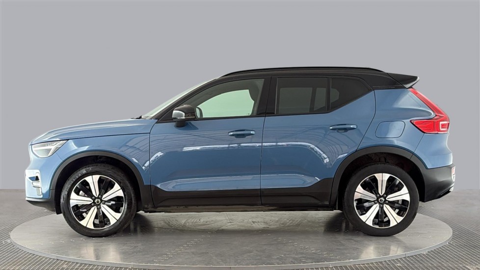 VOLVO XC40 Image 2